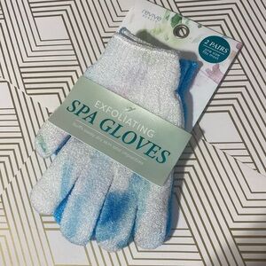 Exfoliating gloves